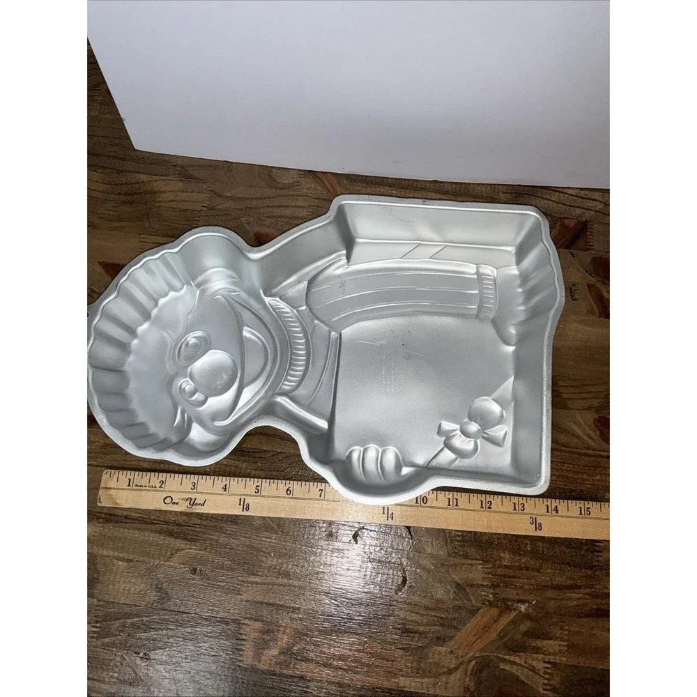 Vtg Wilton Ernie Sesame Street Cake Pan 1983 Muppets Inc Aluminum Character Bake